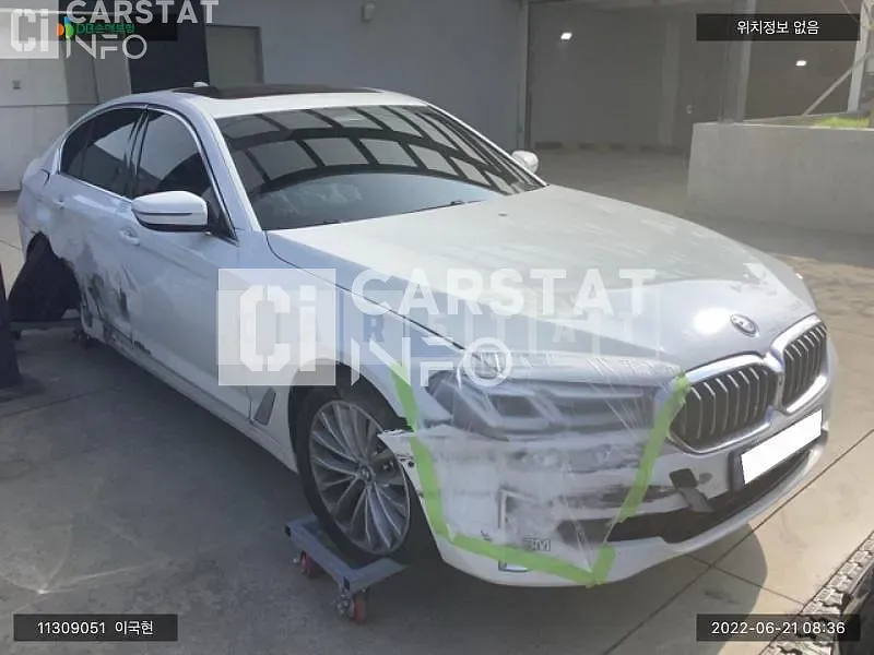 Photo 2 of 13: 2021 BMW 523d xDrive, VIN WBA31ES0XMWX18319 — Korean insurance auction
