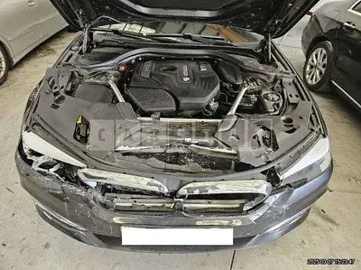 Photo 1 of 10: 2018 BMW 520i — Korean insurance auction