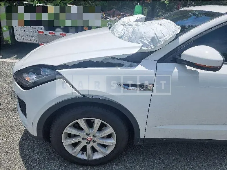 Photo 2 of 11: 2019 Jaguar E-Pace D180 — Korean insurance auction