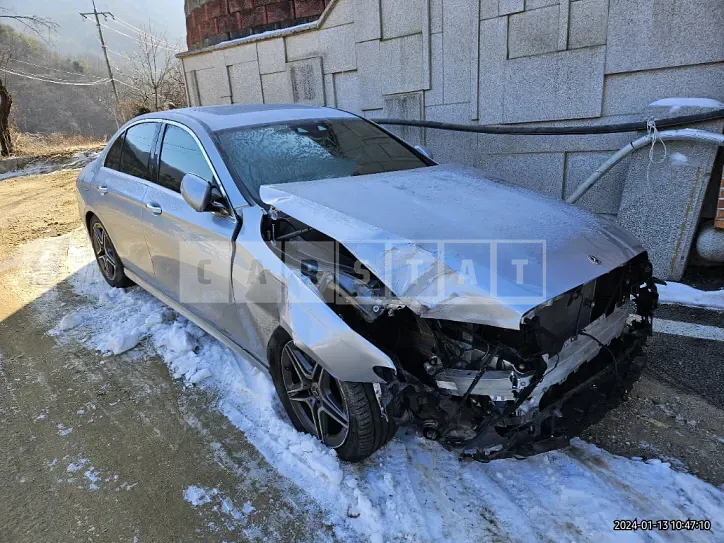 Photo 2 of 17: 2023 Mercedes-Benz E250 — Korean insurance auction
