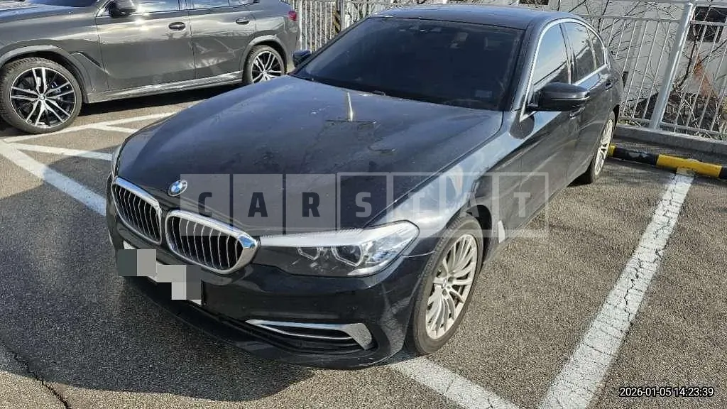 Photo 2 of 11: 2019 BMW 520i Luxury — Korean insurance auction