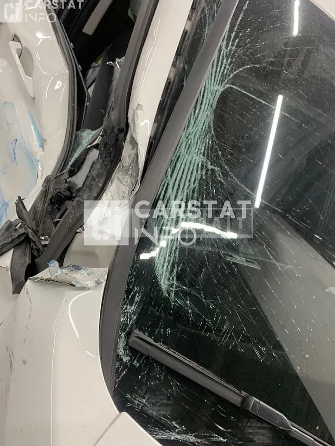 Photo 2 of 24: 2016 BMW X1 xDrive20d, VIN WBAHU3102GP920184 — Korean insurance auction