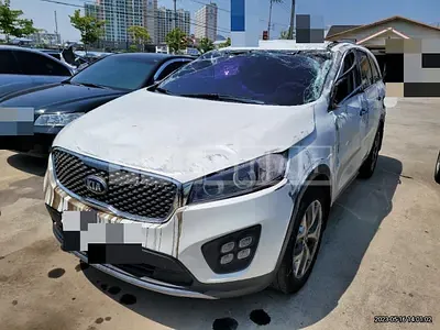 Photo 1 of 18: 2016 Kia Sorento, VIN KNAPS81ABGA211358 — Korean insurance auction