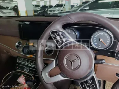 Photo 1 of 9: 2019 Mercedes-Benz E220, VIN WDDZF0EB0KA661563 — Korean insurance auction