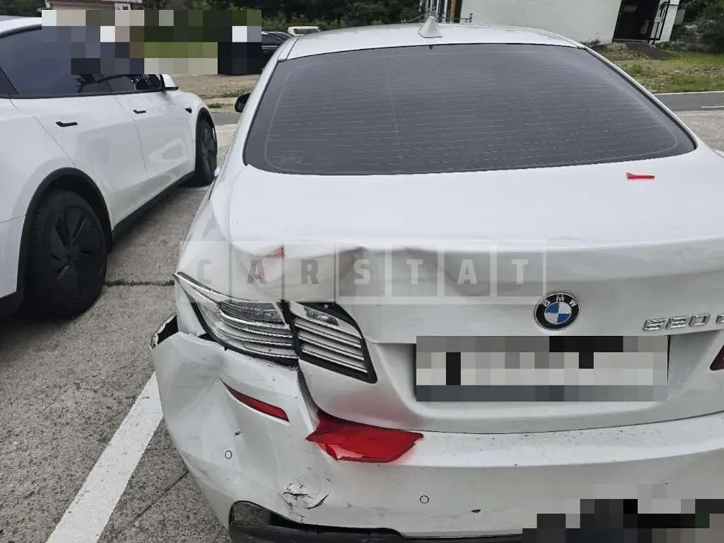 Photo 2 of 6: 2016 BMW 520d — Korean insurance auction