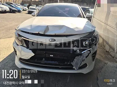 Photo 1 of 19: 2016 Kia K5 2.0 — Korean insurance auction