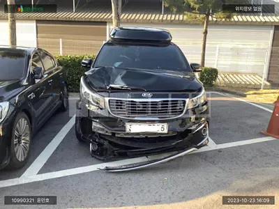 Photo 1 of 17: 2018 Kia Carnival High Limousine, VIN KNAME81ABJS443788 — Korean insurance auction