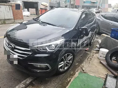 Photo 1 of 16: 2016 Hyundai Santa Fe DM, VIN KMHSW81UBGU643349 — Korean insurance auction