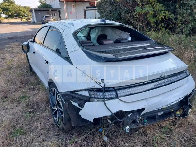 Photo 2 of 18: 2022 Hyundai IONIQ 6, VIN KMHM541AFPA004549 — Korean insurance auction