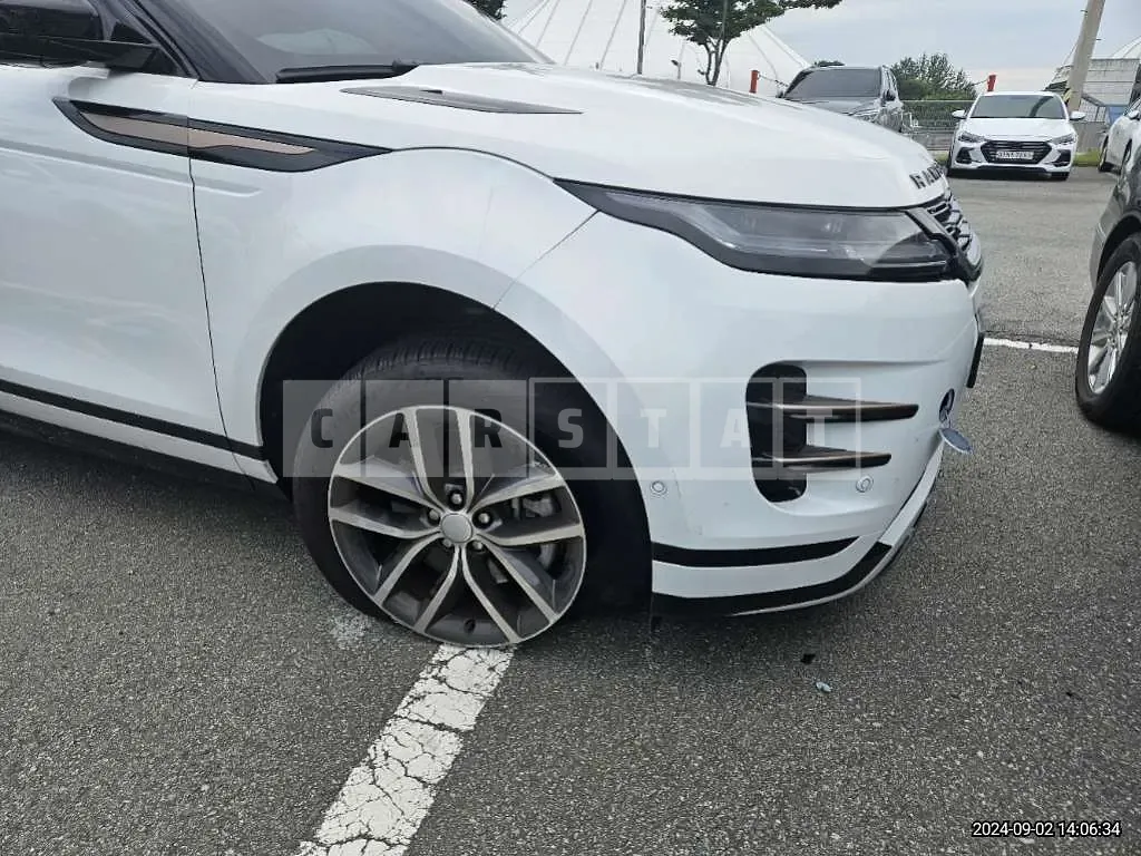 Photo 2 of 26: 2024 Land Rover Range Rover Evoque P250 — Korean insurance auction