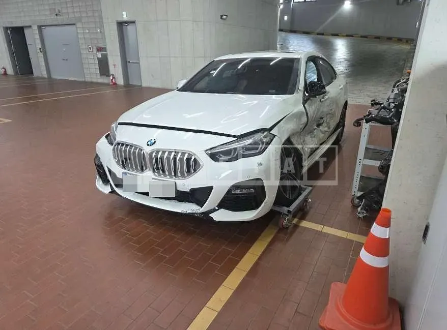 Photo 2 of 7: 2021 BMW 220i Gran Coupe — Korean insurance auction