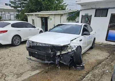 Photo 1 of 9: 2017 Kia K5 — Korean insurance auction