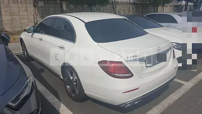 Photo 1 of 5: 2019 Mercedes-Benz E220d, VIN WDDZF0EB2KA615524 — Korean insurance auction