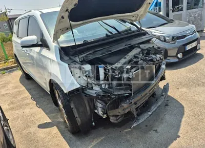 Photo 1 of 44: 2020 Kia Carnival — Korean insurance auction