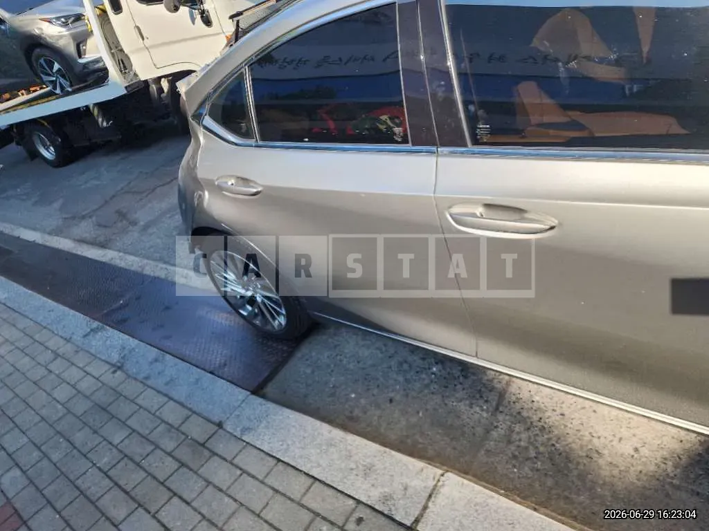 Photo 2 of 28: 2024 Lexus ES300h — Korean insurance auction