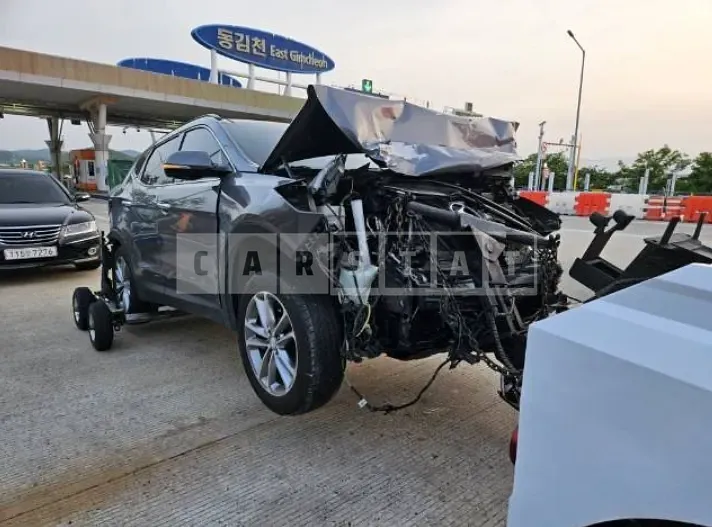 Photo 2 of 2: 2016 Hyundai Santa Fe, VIN KMHSW81XDGU530280 — Korean insurance auction