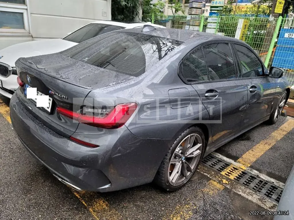 Photo 2 of 5: 2022 BMW M340i, VIN WBA5U7107NFL92266 — Korean insurance auction