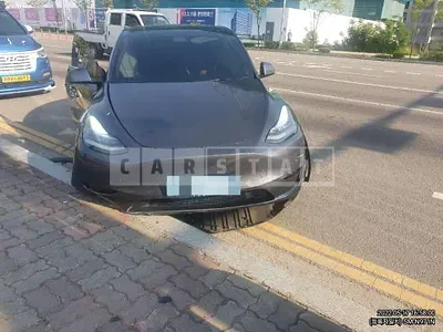 Photo 1 of 9: 2021 Tesla Model Y Long Range, VIN 5YJYGDEE6MF168291 — Korean insurance auction