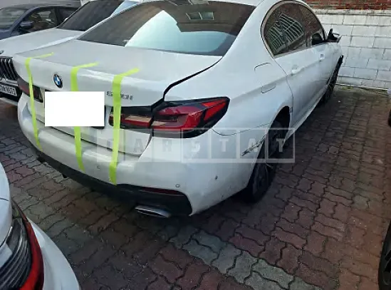 Photo 2 of 18: 2023 BMW 520i — Korean insurance auction