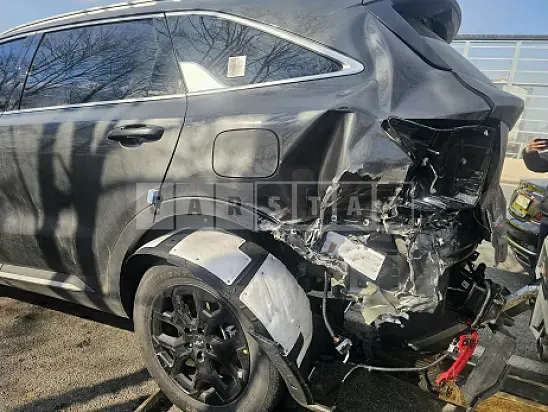 Photo 2 of 14: 2025 Kia Sorento — Korean insurance auction