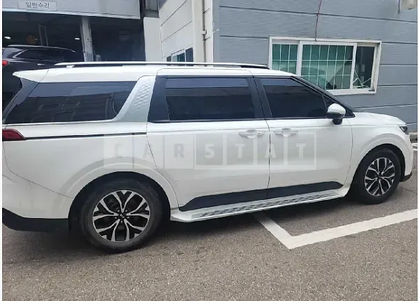Photo 2 of 19: 2021 Kia Carnival — Korean insurance auction