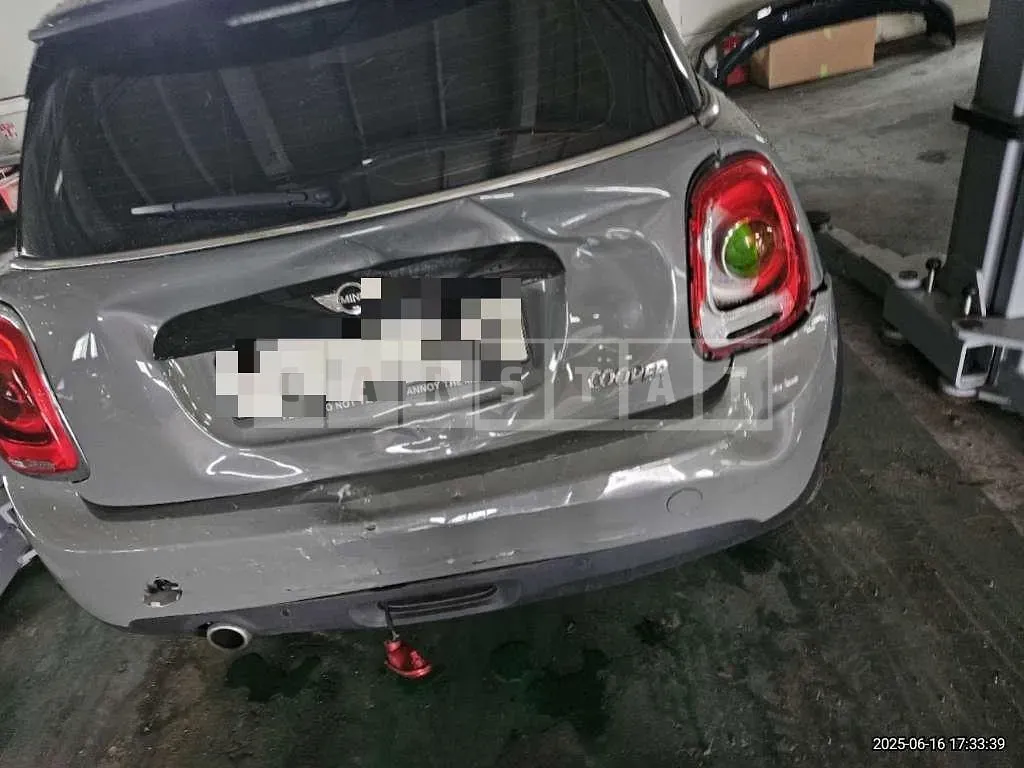 Photo 2 of 17: 2017 MINI Cooper — Korean insurance auction