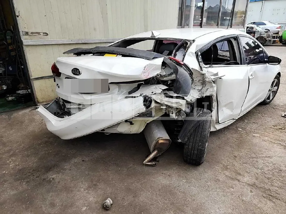 Photo 2 of 13: 2017 Kia K3 1.6 — Korean insurance auction