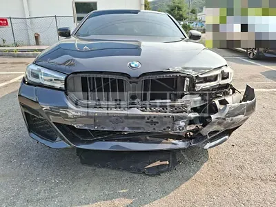 Photo 1 of 31: 2021 BMW 530e — Korean insurance auction