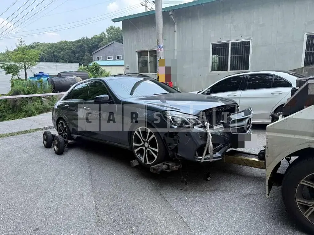 Photo 2 of 10: 2016 Mercedes-Benz E220 BlueTec — Korean insurance auction