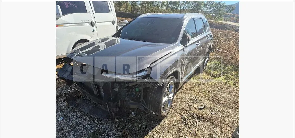 Photo 2 of 34: 2018 Hyundai Santa Fe TM 4WD, VIN KMHS581CDKU063536 — Korean insurance auction
