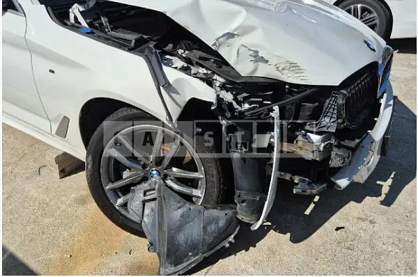 Photo 2 of 18: 2018 BMW 520d — Korean insurance auction