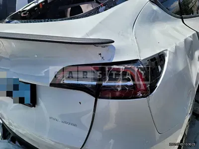 Photo 1 of 17: 2021 Tesla Model Y Long Range, VIN 5YJYGDEE1MF227926 — Korean insurance auction