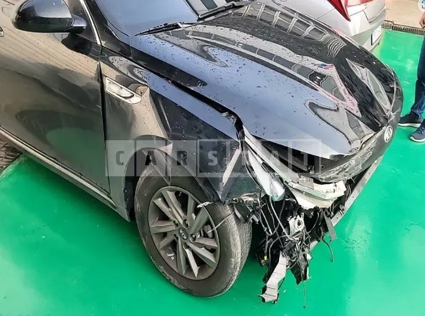 Photo 2 of 4: 2020 Kia K5 — Korean insurance auction