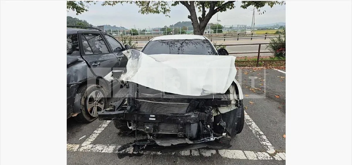 Photo 2 of 14: 2019 Kia K5 — Korean insurance auction