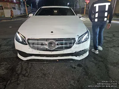 Photo 1 of 19: 2019 Mercedes-Benz E300 — Korean insurance auction
