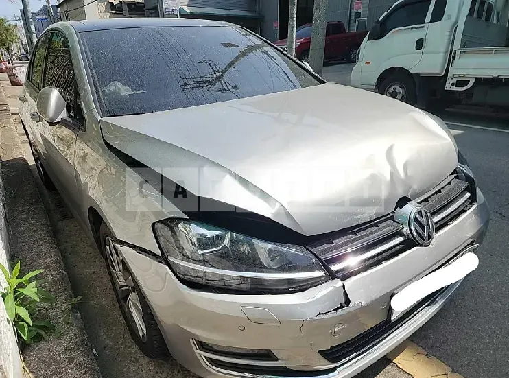 Photo 2 of 18: 2016 Volkswagen Golf 2.0 TDI BMT, VIN WVWZZZAUZGW097061 — Korean insurance auction