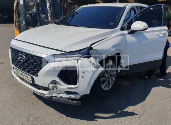 Photo 2 of 23: 2019 Hyundai Santa Fe — Korean insurance auction