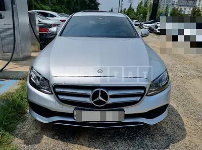 Photo 1 of 7: 2016 Mercedes-Benz E220d, VIN WDDZF0EB8HA072351 — Korean insurance auction