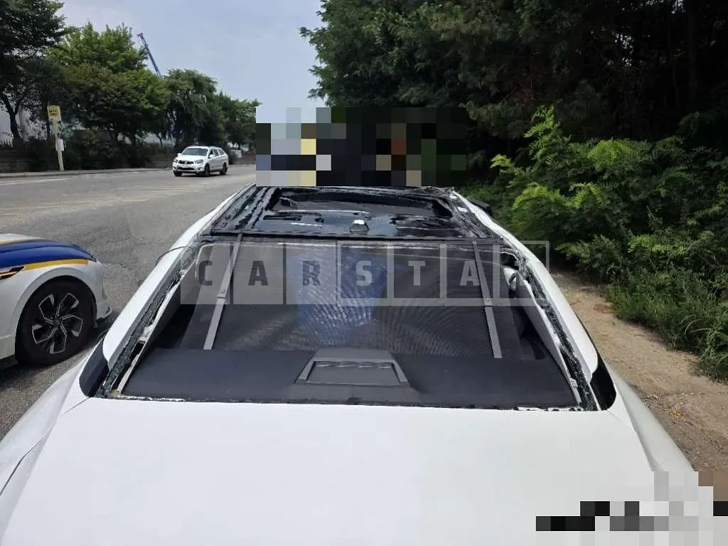 Photo 2 of 18: 2019 Nissan Maxima — Korean insurance auction