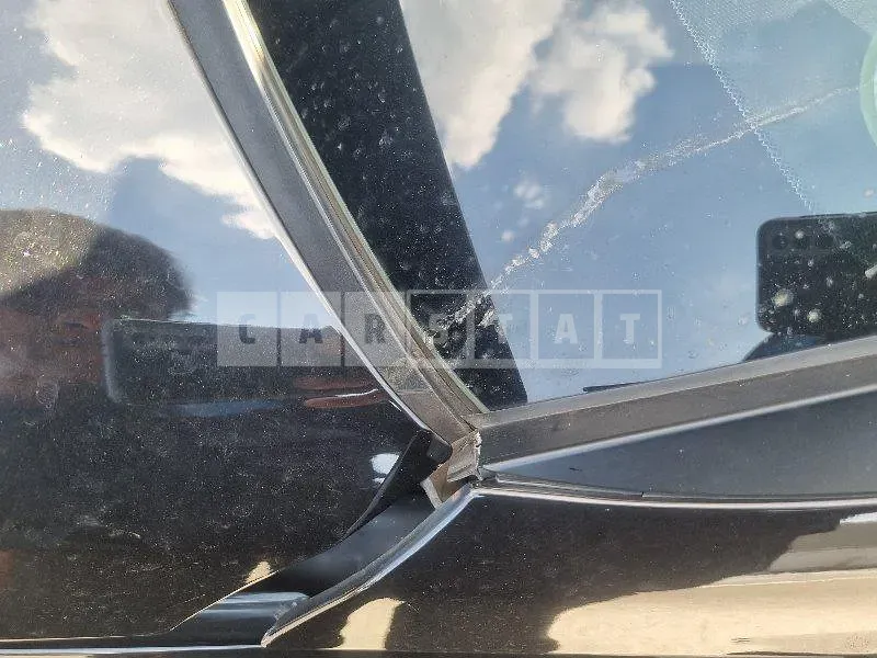 Photo 2 of 23: 2019 Kia K5 — Korean insurance auction