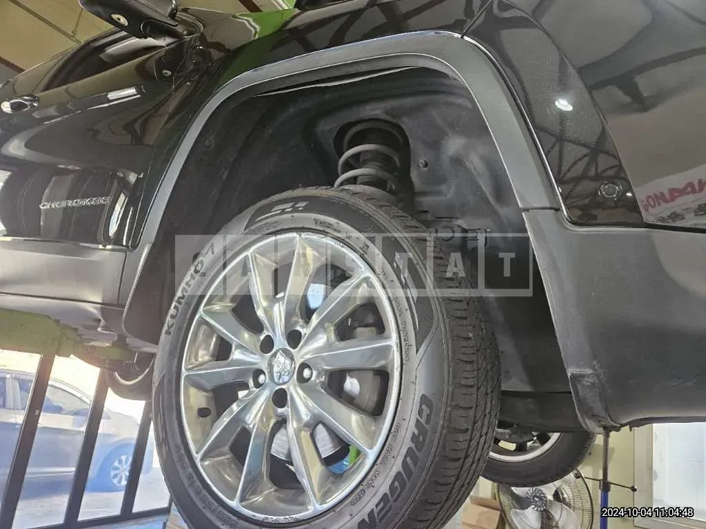 Photo 2 of 23: 2015 Jeep Cherokee — Korean insurance auction