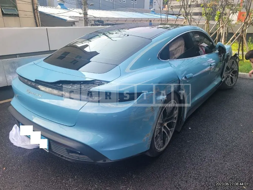 Photo 2 of 32: 2021 Saturn Porsche Tycan 4S — Korean insurance auction