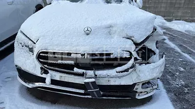 Photo 1 of 24: 2021 Mercedes-Benz E300 e 4Matic — Korean insurance auction