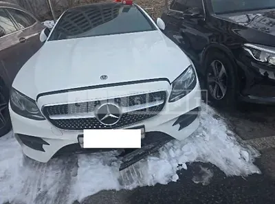 Photo 1 of 13: 2020 Mercedes-Benz E220d Coupe — Korean insurance auction