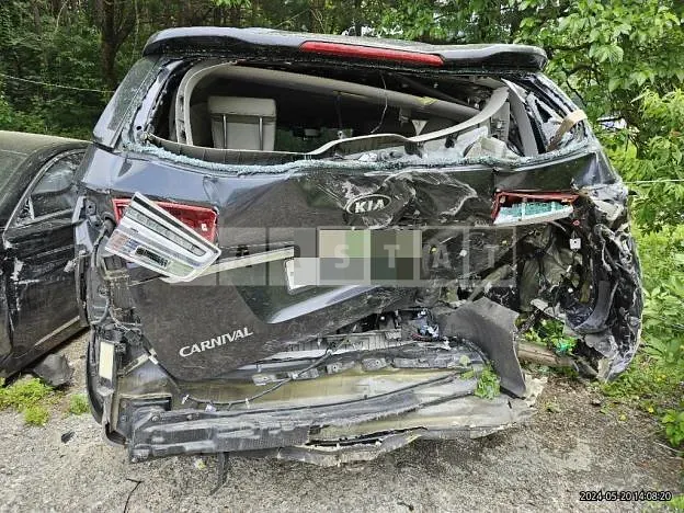Photo 2 of 17: 2018 Kia Carnival Limousine — Korean insurance auction