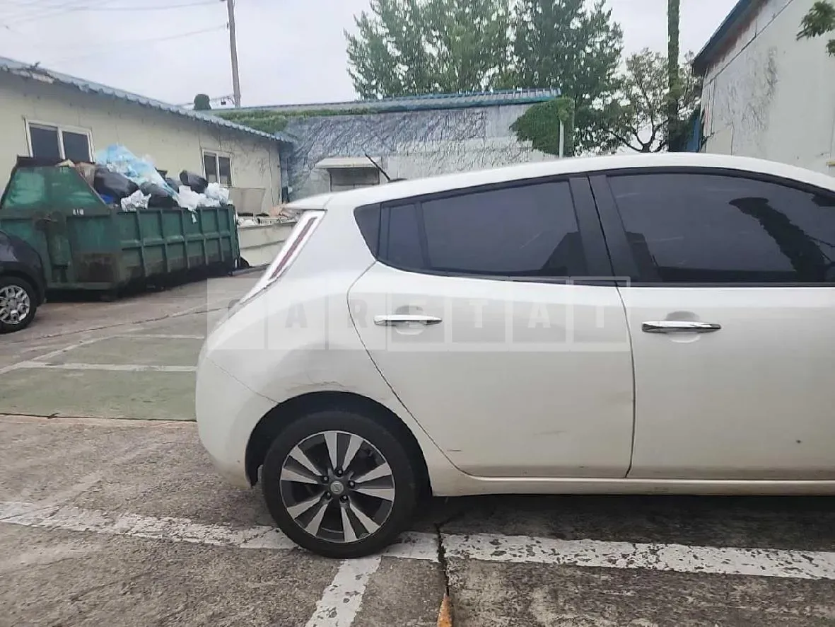 Photo 2 of 9: 2015 Nissan Leaf — Korean insurance auction