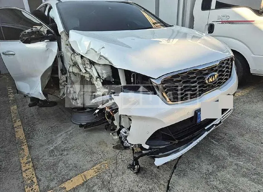 Photo 2 of 17: 2019 Kia Sorento — Korean insurance auction