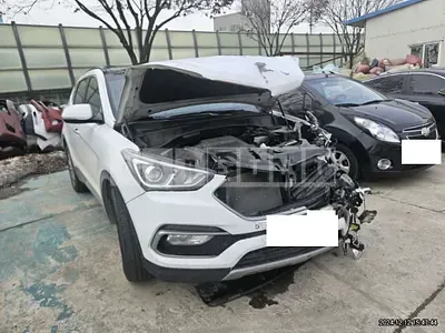 Photo 1 of 36: 2016 Hyundai Santa Fe, VIN KMHSW81UBGU665086 — Korean insurance auction
