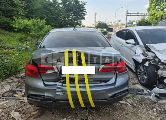 Photo 2 of 17: 2018 BMW 530i — Korean insurance auction