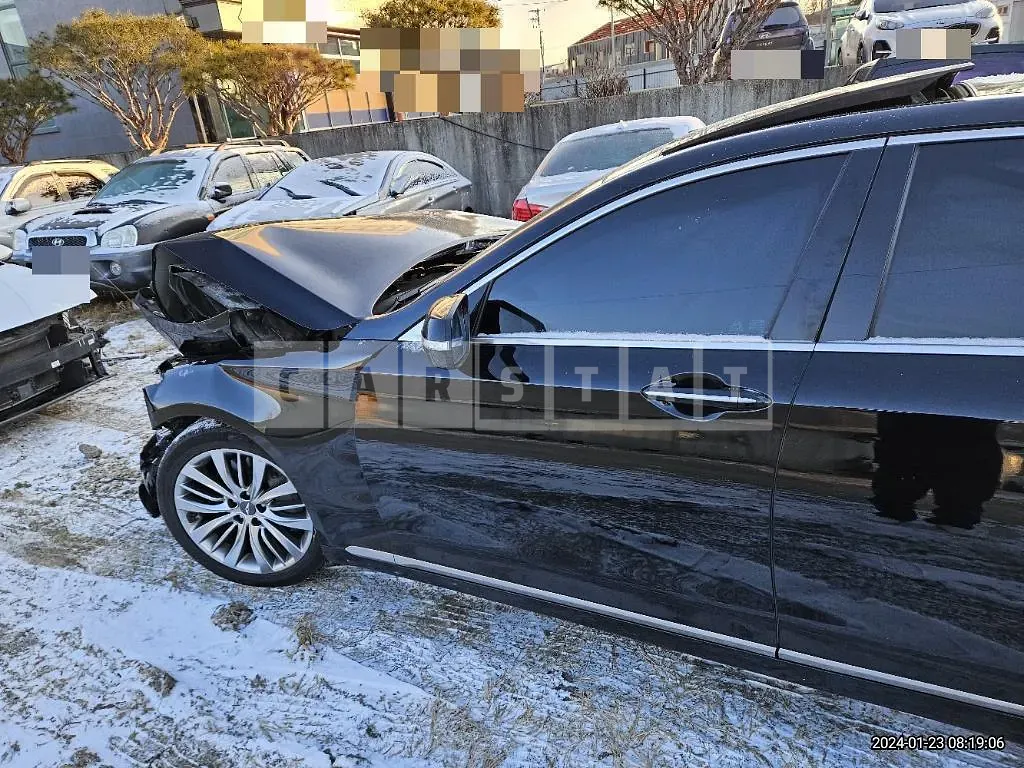 Photo 2 of 38: 2015 Genesis 3.3 — Korean insurance auction